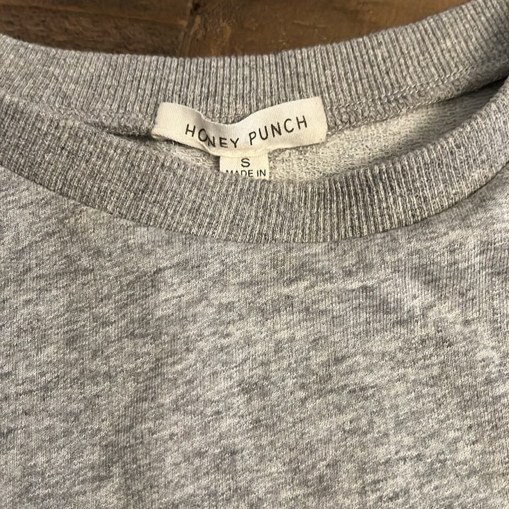 Honey Punch Gray Sweatshirt Crop STARS small - Picture 3 of 6